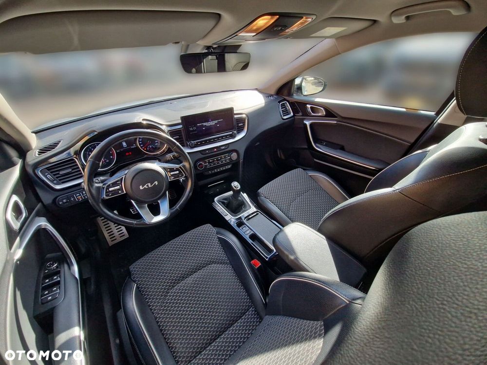 Kia Ceed - 13