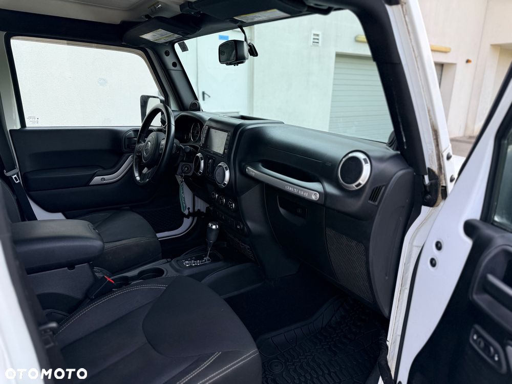 Jeep Wrangler 3.6 Unlim Sahara - 13