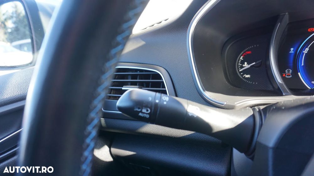 Renault Megane ENERGY TCe 130 GT LINE - 18