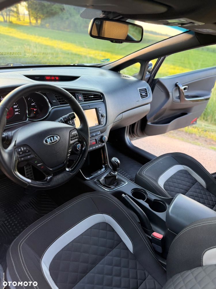 Kia Ceed 1.6 CRDi 136 ISG GT Line - 9