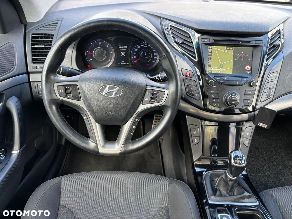 Hyundai i40 Kombi 1.7 CRDi Premium - 25