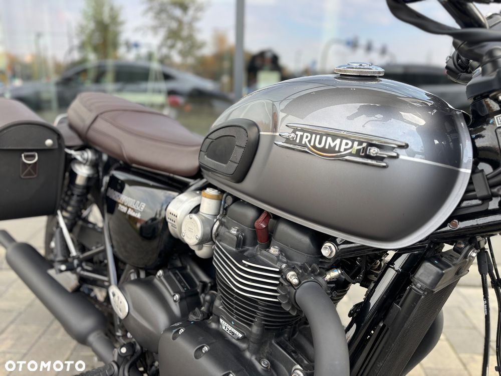 Triumph Bonneville - 10