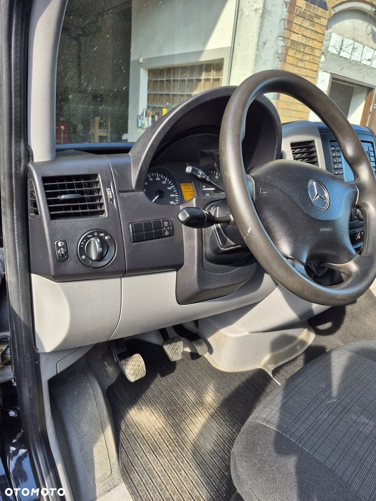 Mercedes-Benz Sprinter 216 - 12