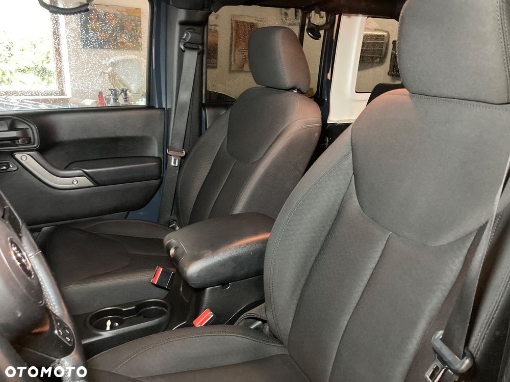 Jeep Wrangler 3.6 Unlim Black Edition II - 11