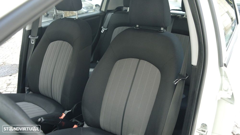 Fiat Punto 1.2 Lounge S&S - 27
