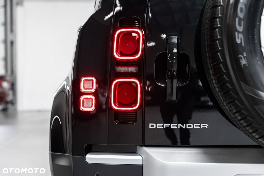 Land Rover Defender - 15