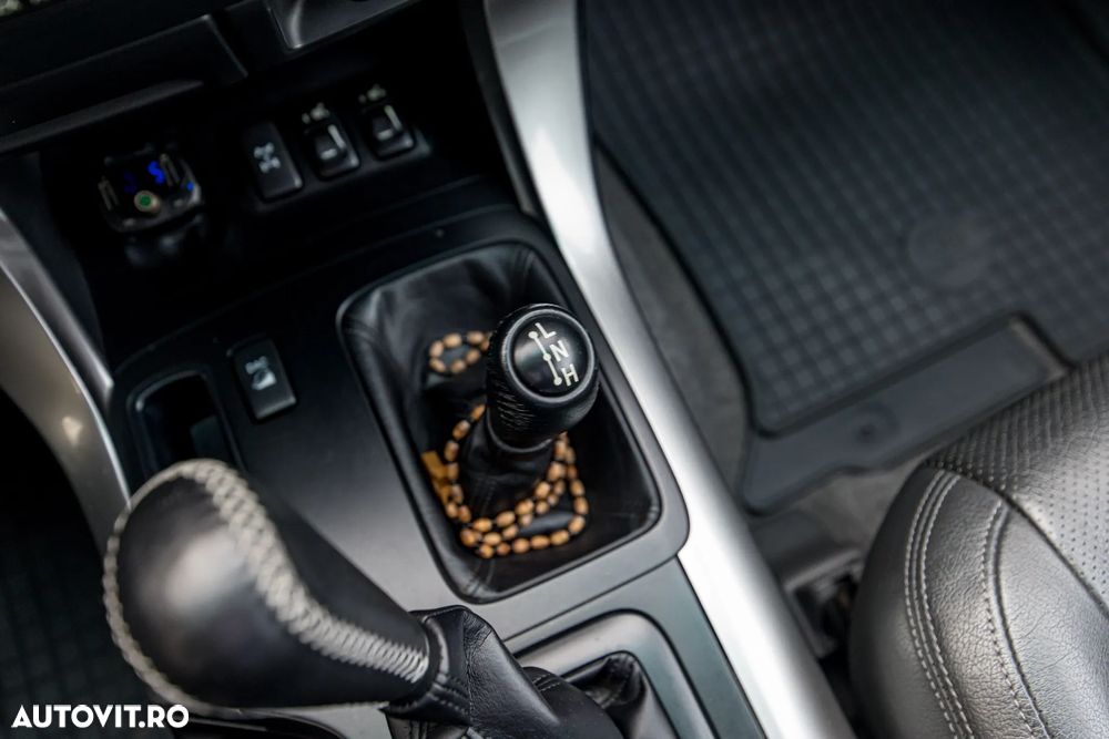 Toyota Land Cruiser - 27