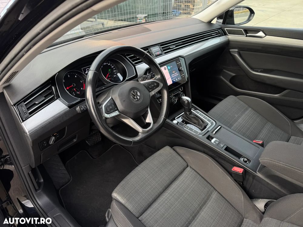 Volkswagen Passat Variant 2.0 TDI SCR DSG Elegance - 9