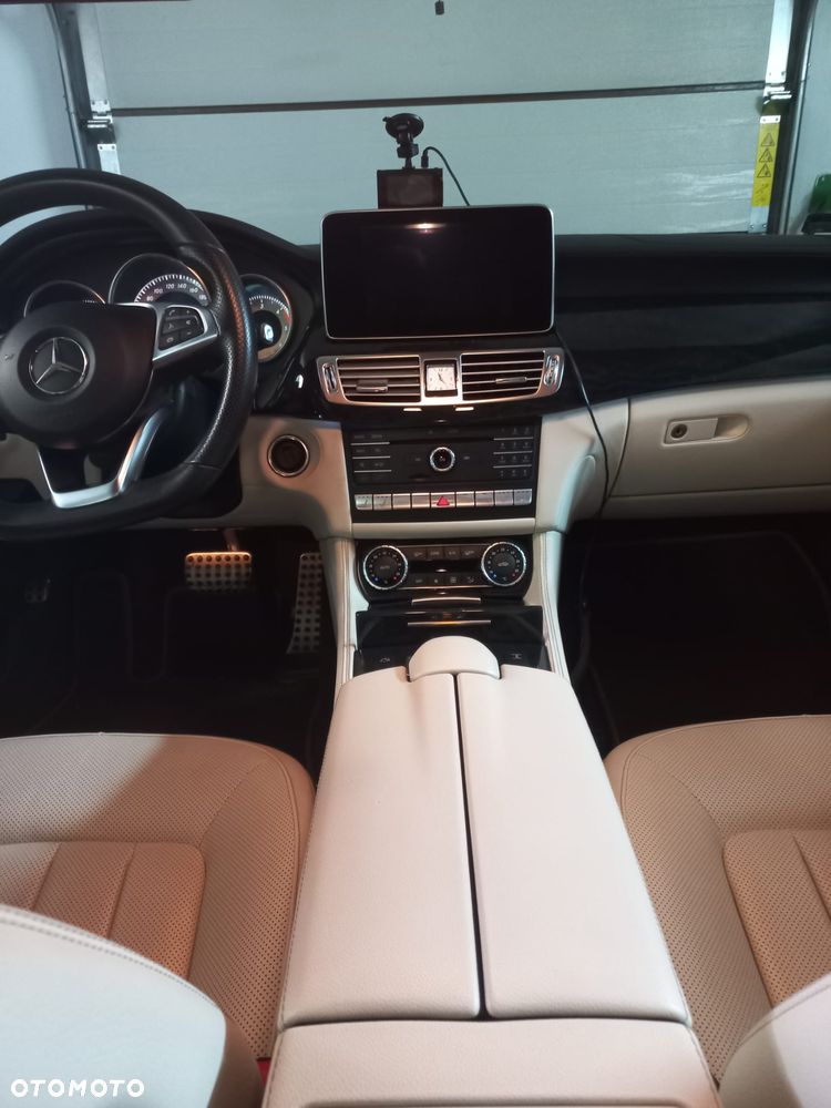 Mercedes-Benz CLS - 15