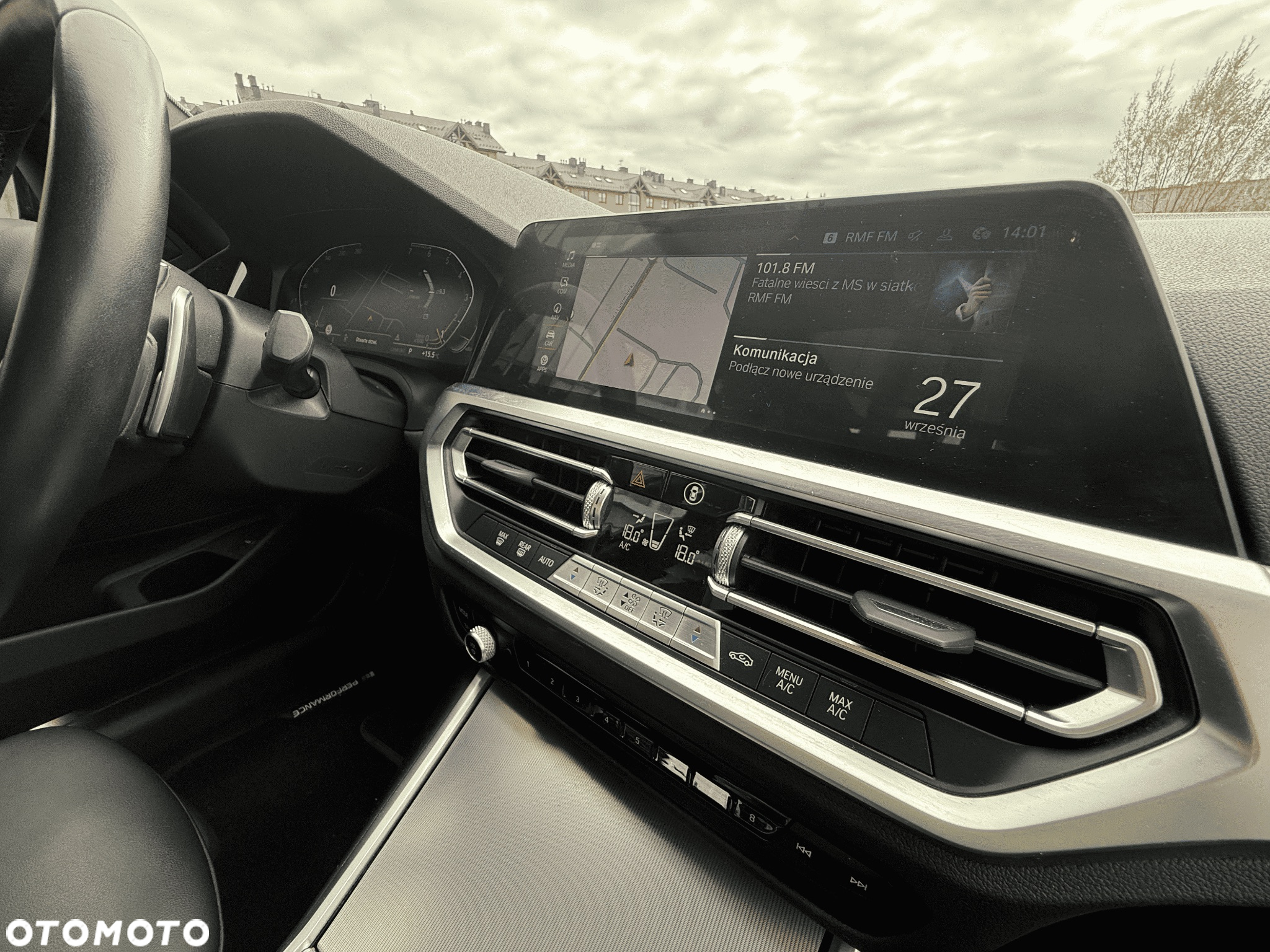 BMW Seria 3 330i Sport Line - 37