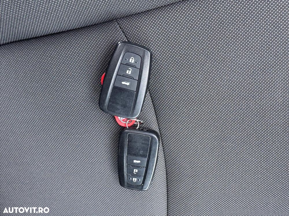 Toyota Corolla 1.8 HSD Dynamic - 6