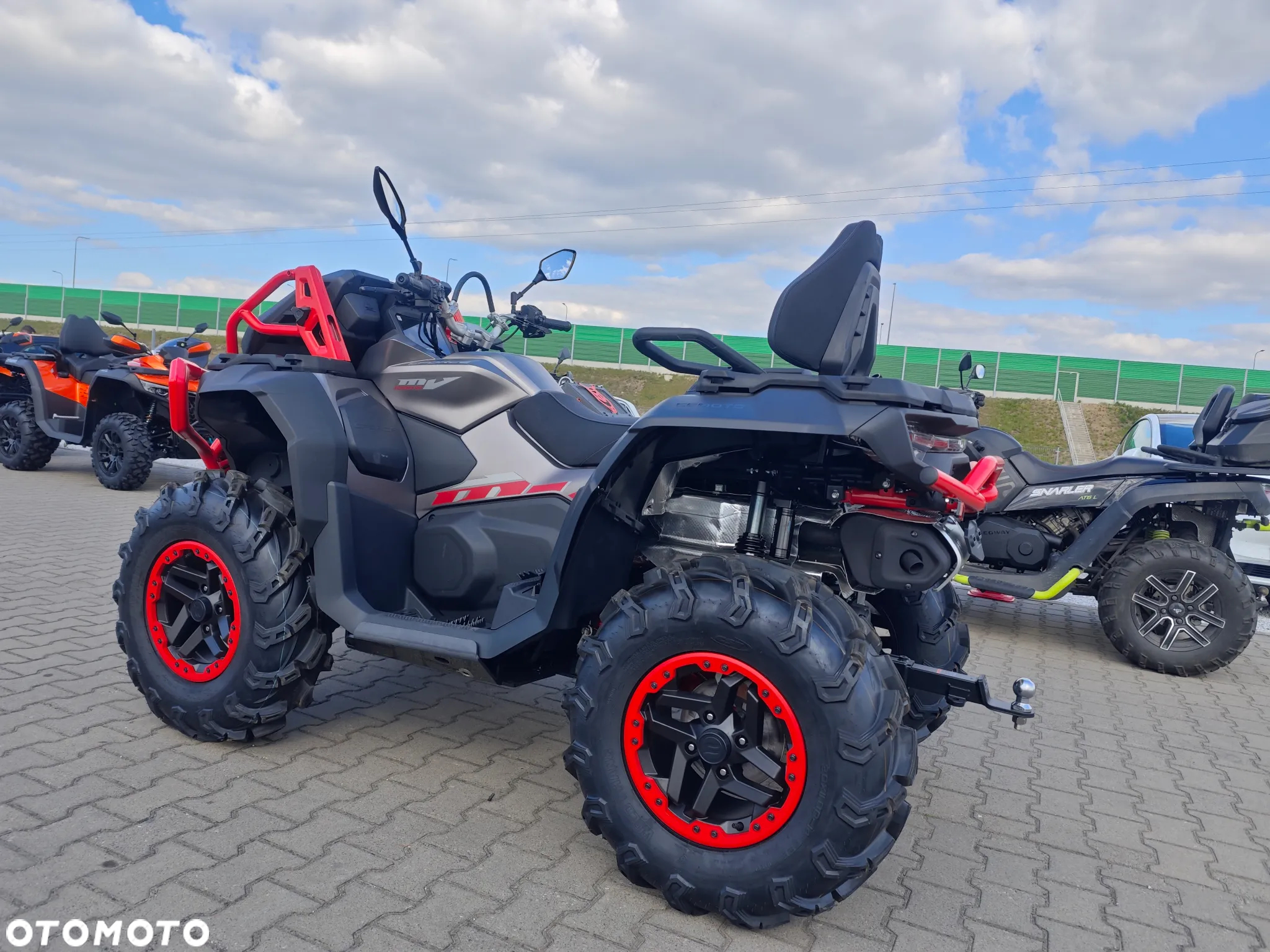 CFMoto CForce - 12