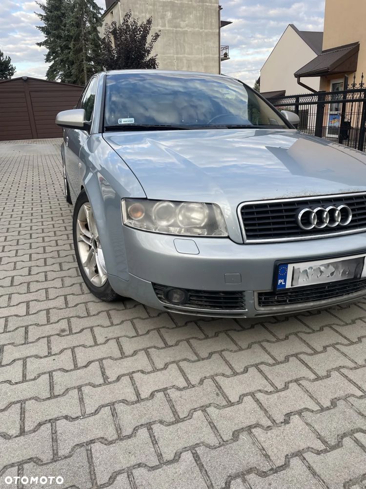 Audi A4 Limousine 1.8T Quattro - 1