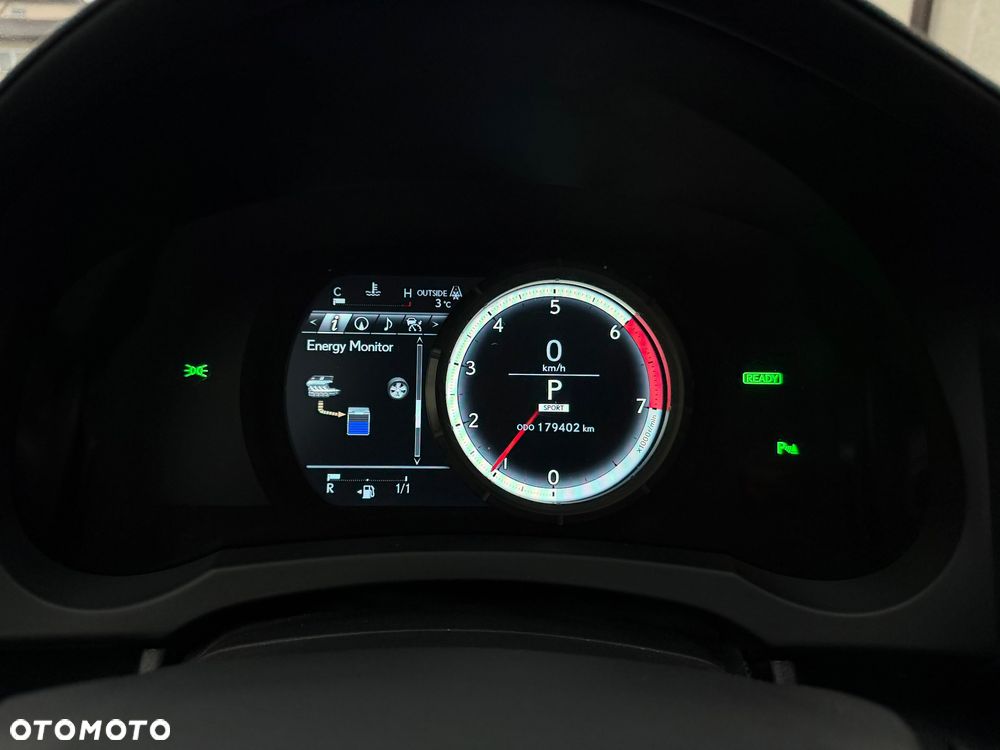 Lexus IS 300h Prestige - 8