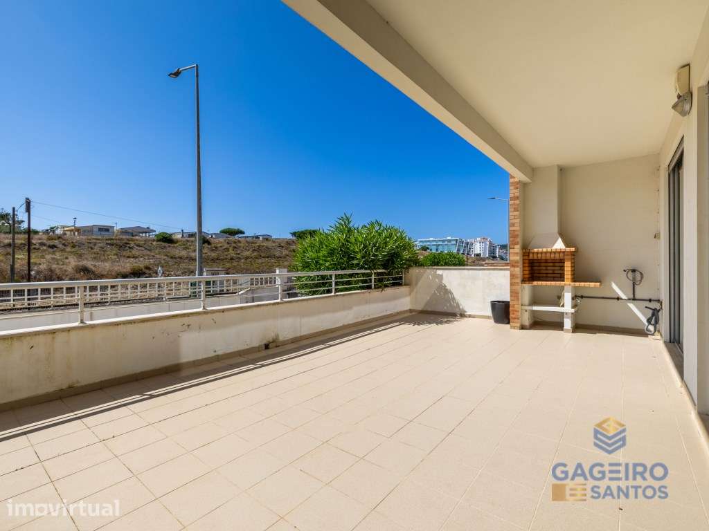 Apartamento T3 a poucos minutos da Baía de São Martinho do Porto - Grande imagem: 2/38