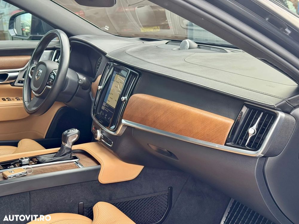 Volvo V90 D5 AWD Geartronic Momentum Pro - 40