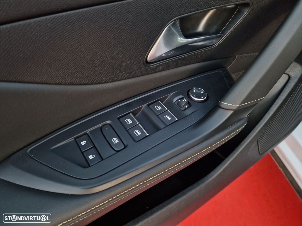 Peugeot 408 1.2 PureTech GT EAT8 - 11