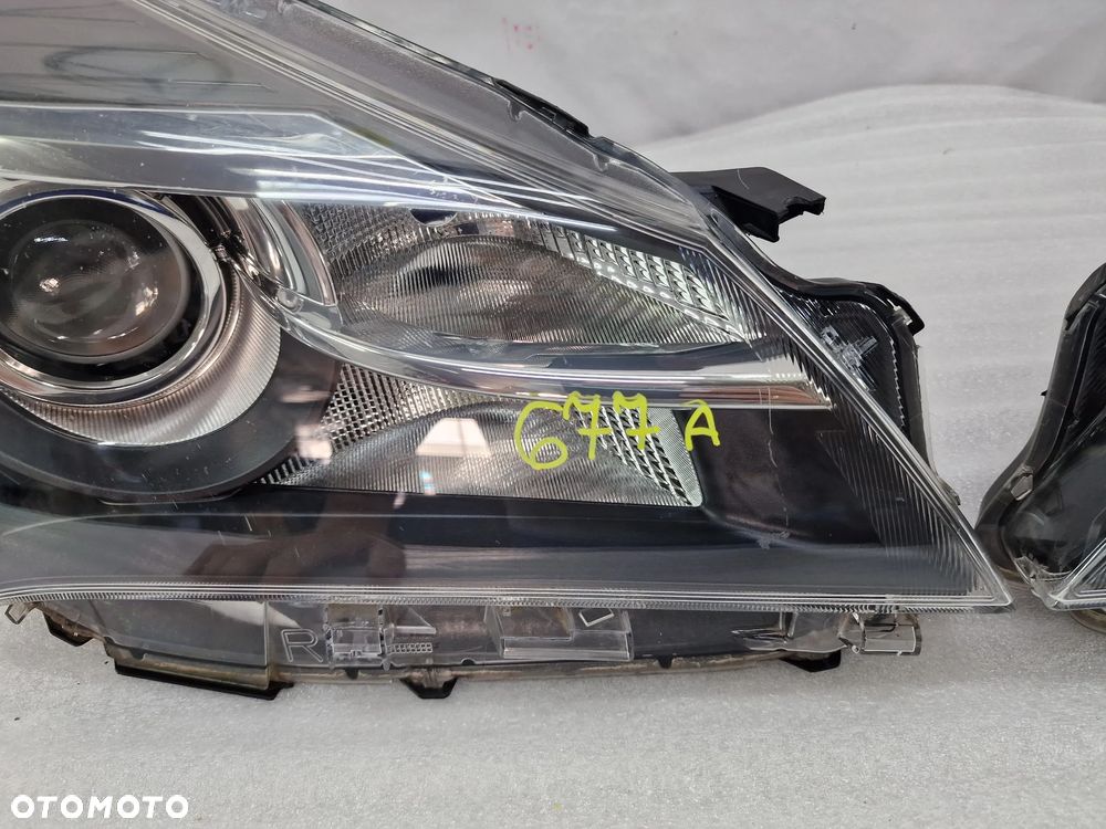 TOYOTA YARIS 3 III LIFT 14- KOMPLET LAMP PRZEDNICH PRZÓD LEWA + PRAWA , SOCZEWKA , NR AUKCJI LA677 - 2
