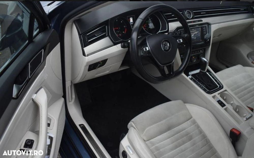 Volkswagen Passat 2.0 TDI DSG Highline - 16