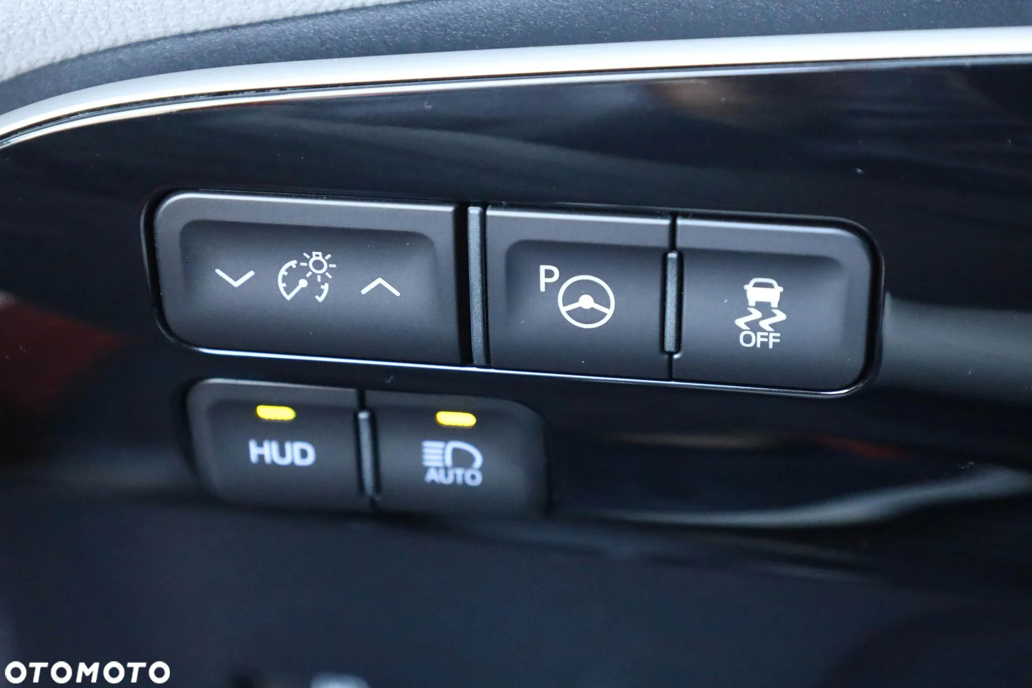 Toyota Prius 1.8 Hybrid Premium - 33