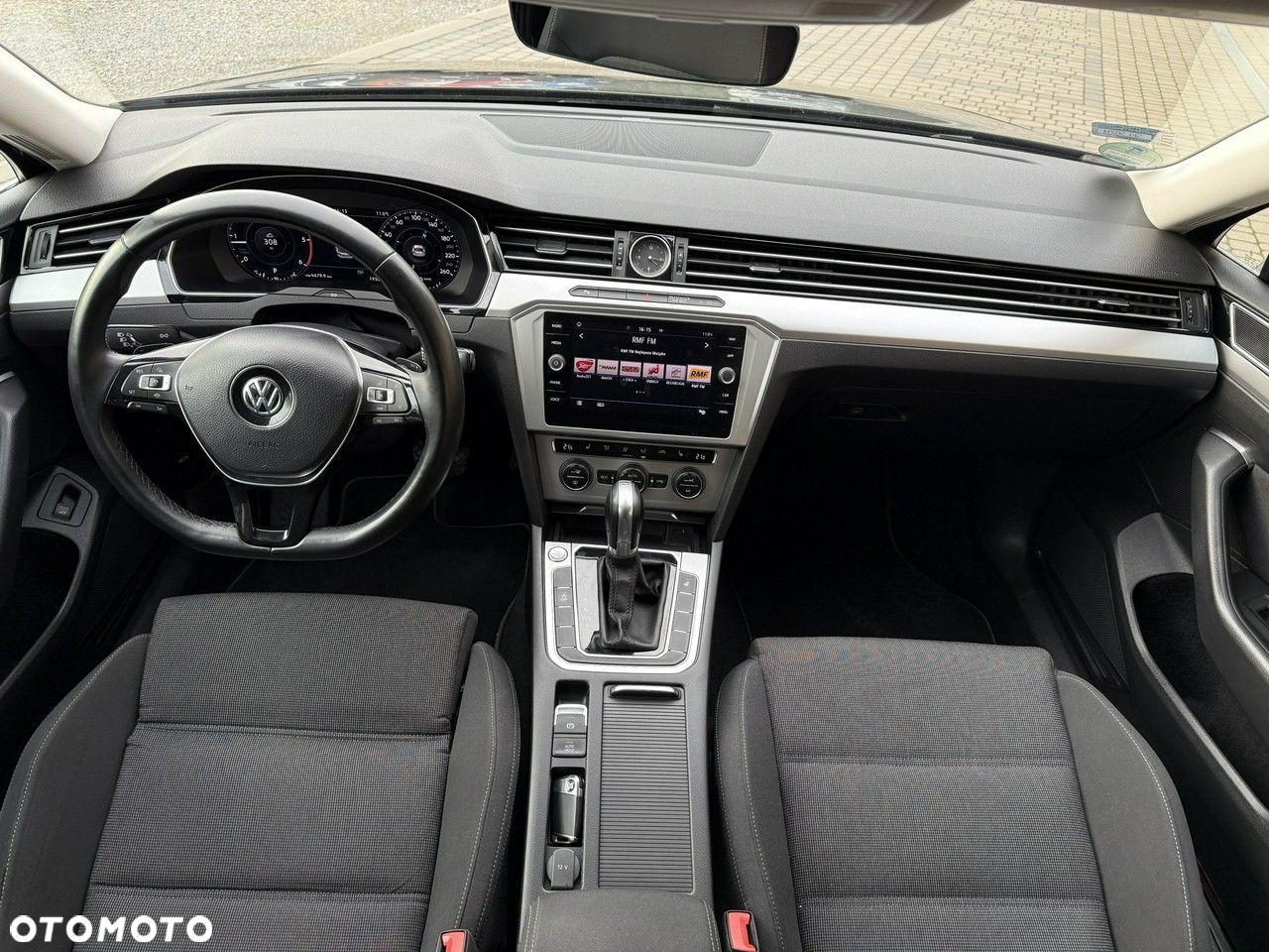 Volkswagen Passat Variant 1.6 TDI SCR DSG Comfortline - 13