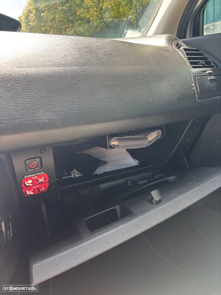 Citroën C4 1.4 16V VTR - 15