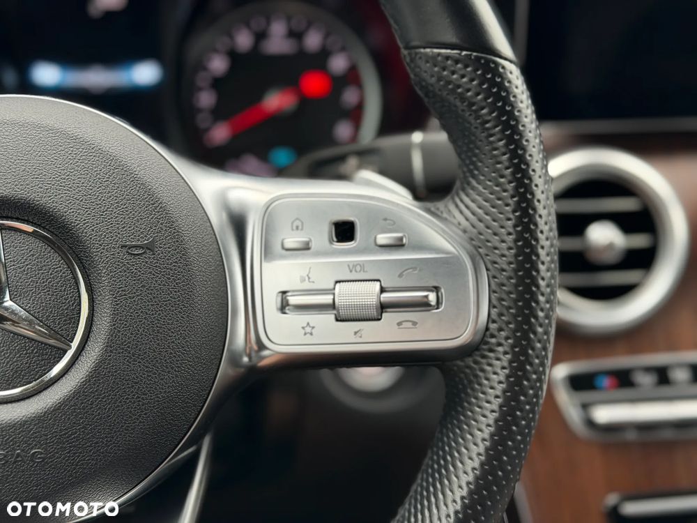 Mercedes-Benz GLC 300 4Matic 9G-TRONIC AMG Line - 19