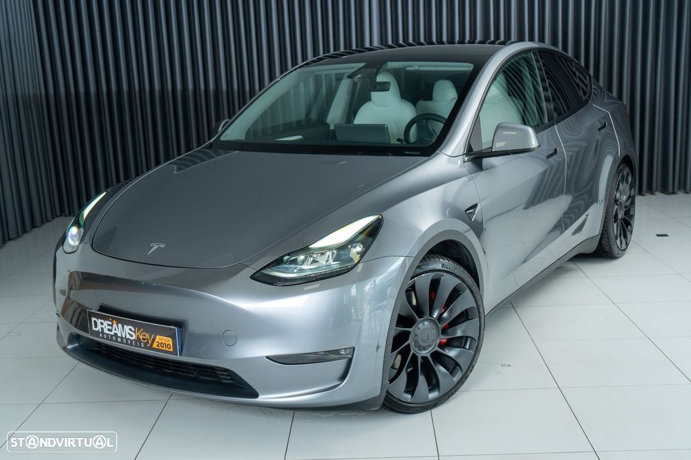 Tesla Model Y Performance Dual Motor AWD - 2