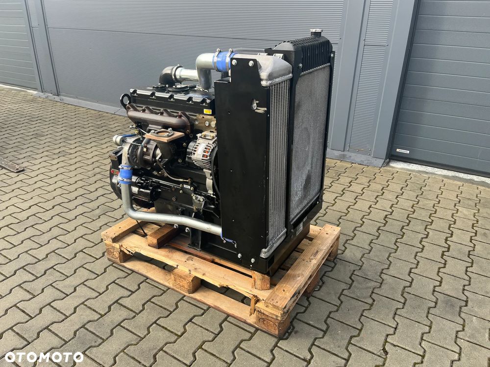 silnik Perkins 1104D-E44TA 1104D E44TA 105.2kW 35000netto - 2