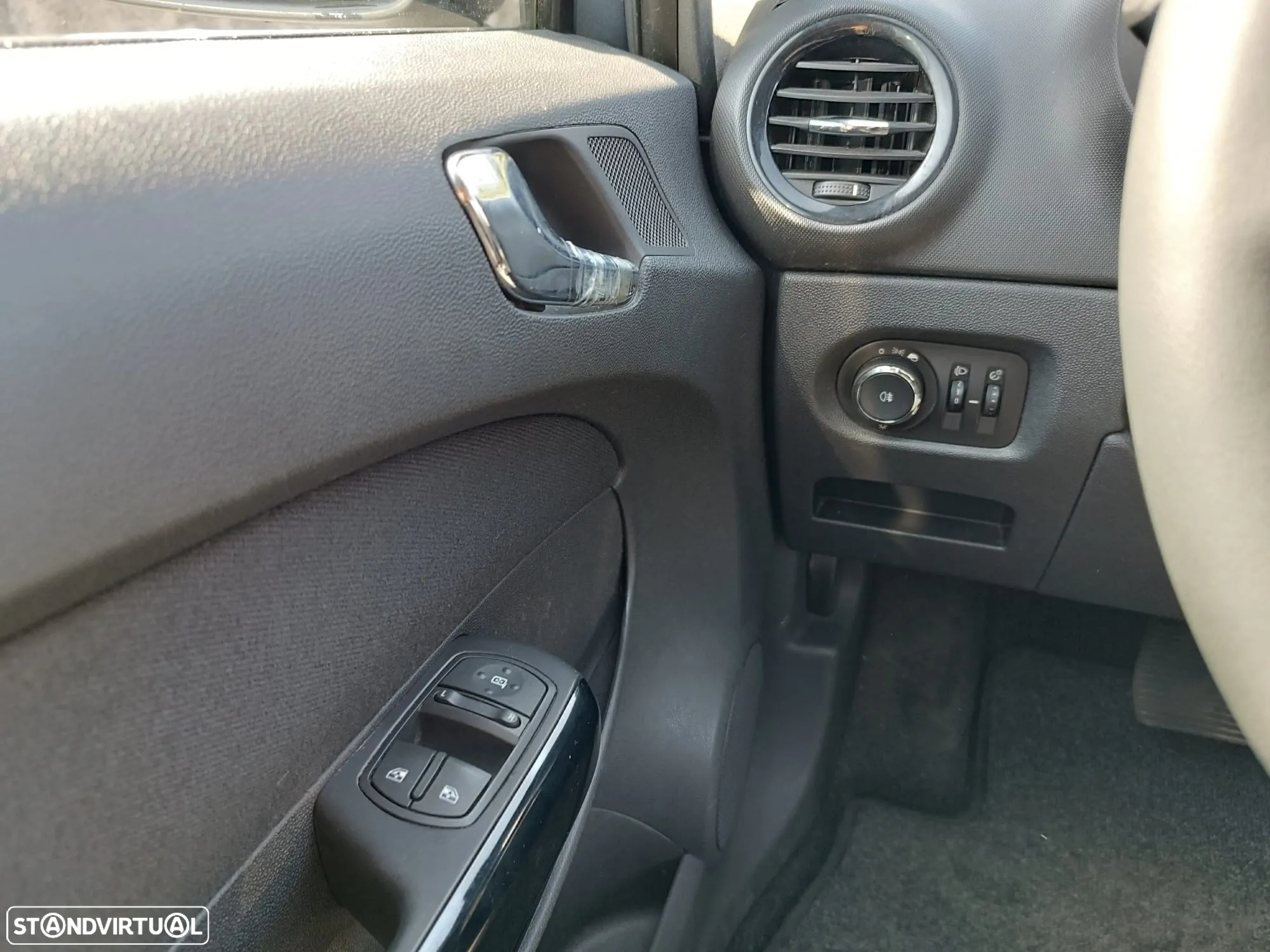 Opel Corsa 1.2 Enjoy Easytronic - 17