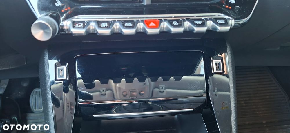 Peugeot 2008 BlueHDi 100 Allure - 28