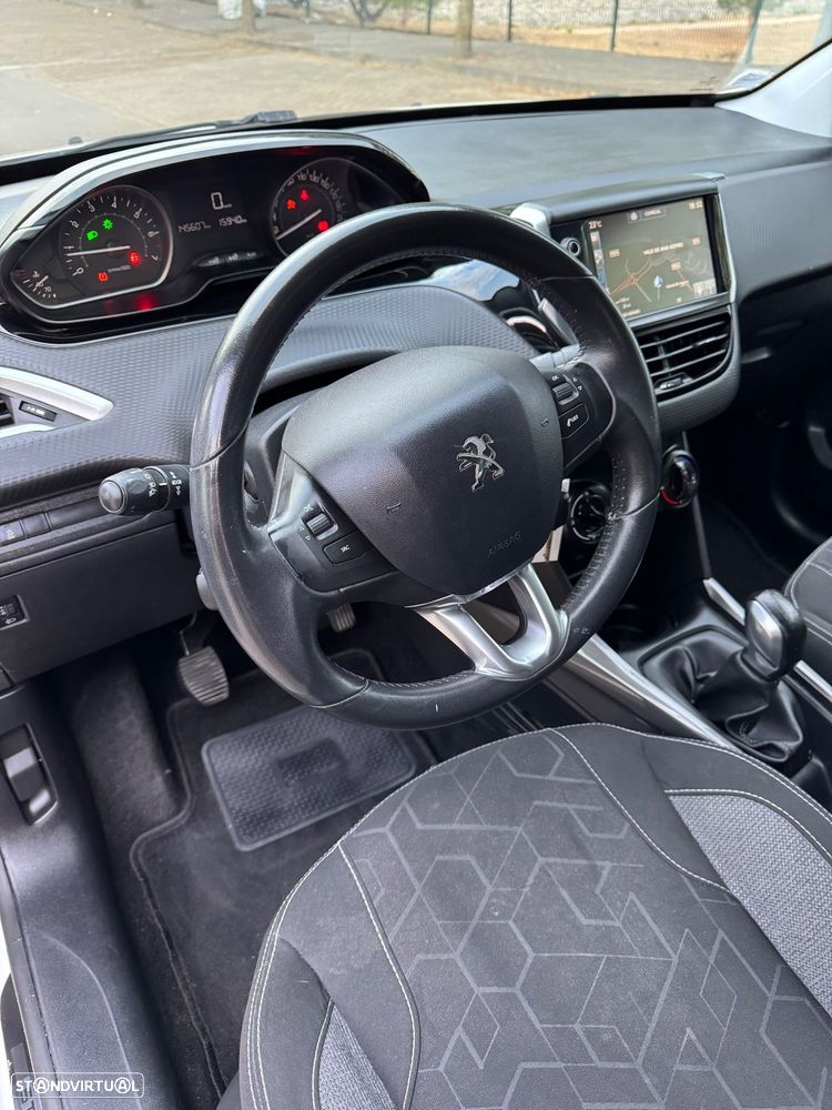 Peugeot 2008 1.2 VTi Allure - 39