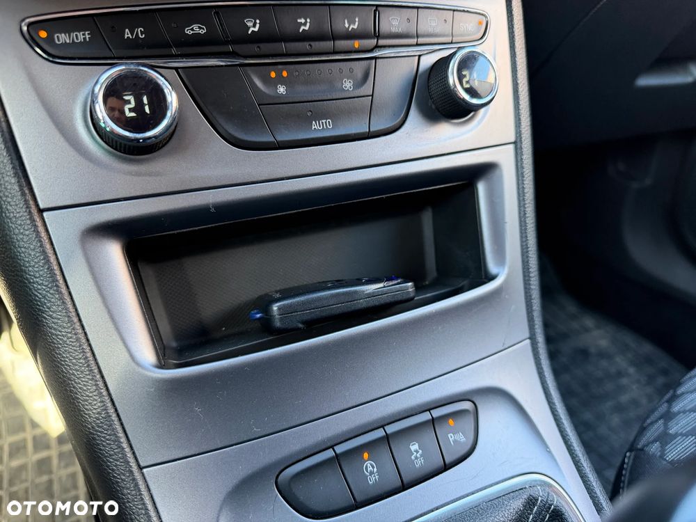 Opel Astra 1.2 T Elegance S&S - 28