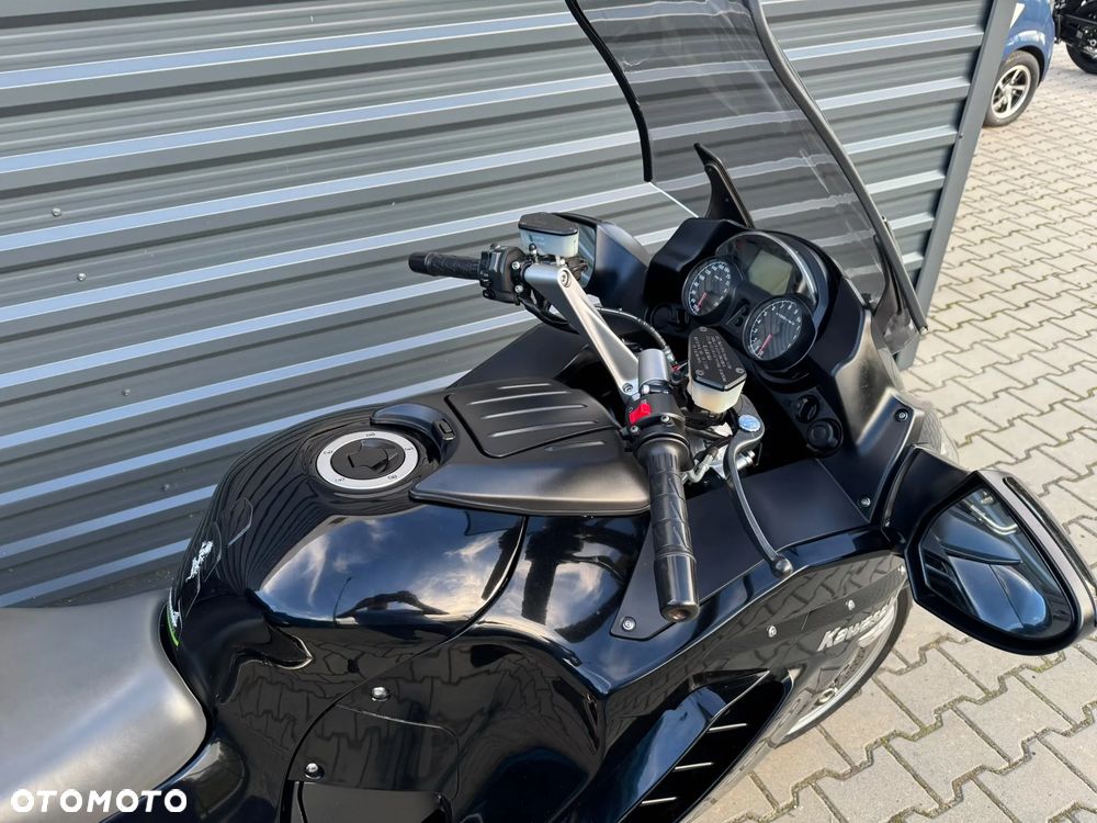 Kawasaki GTR - 13