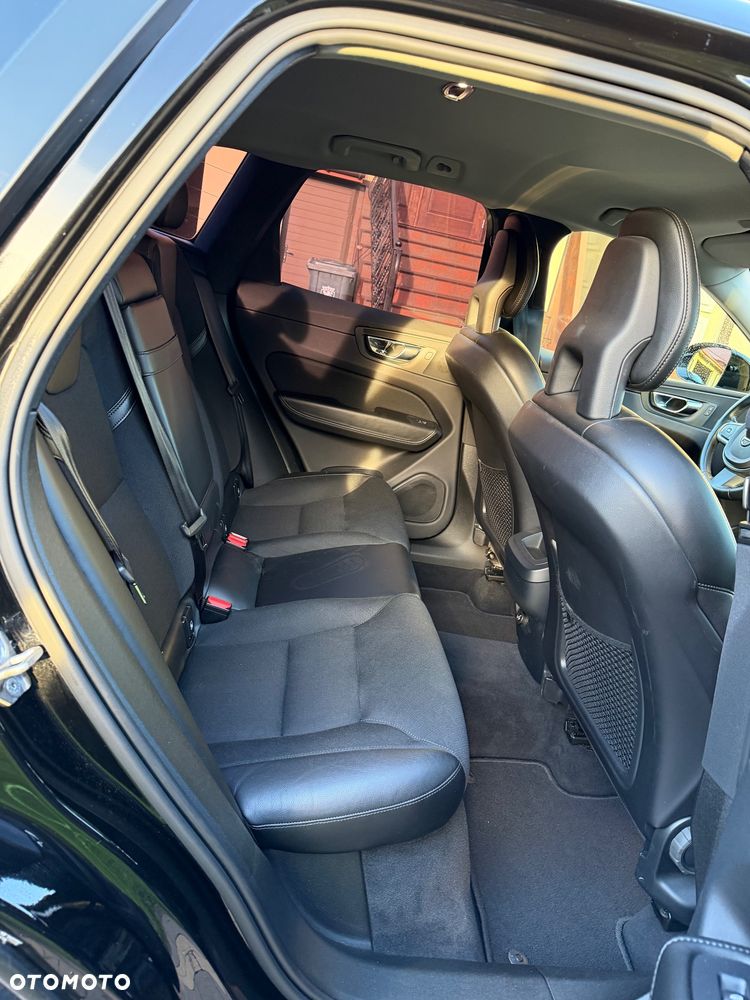 Volvo XC 60 D4 AWD Geartronic Momentum - 24