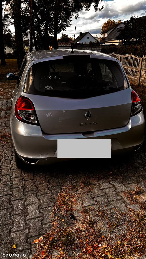 Renault Clio 1.2 16V Authentique - 6
