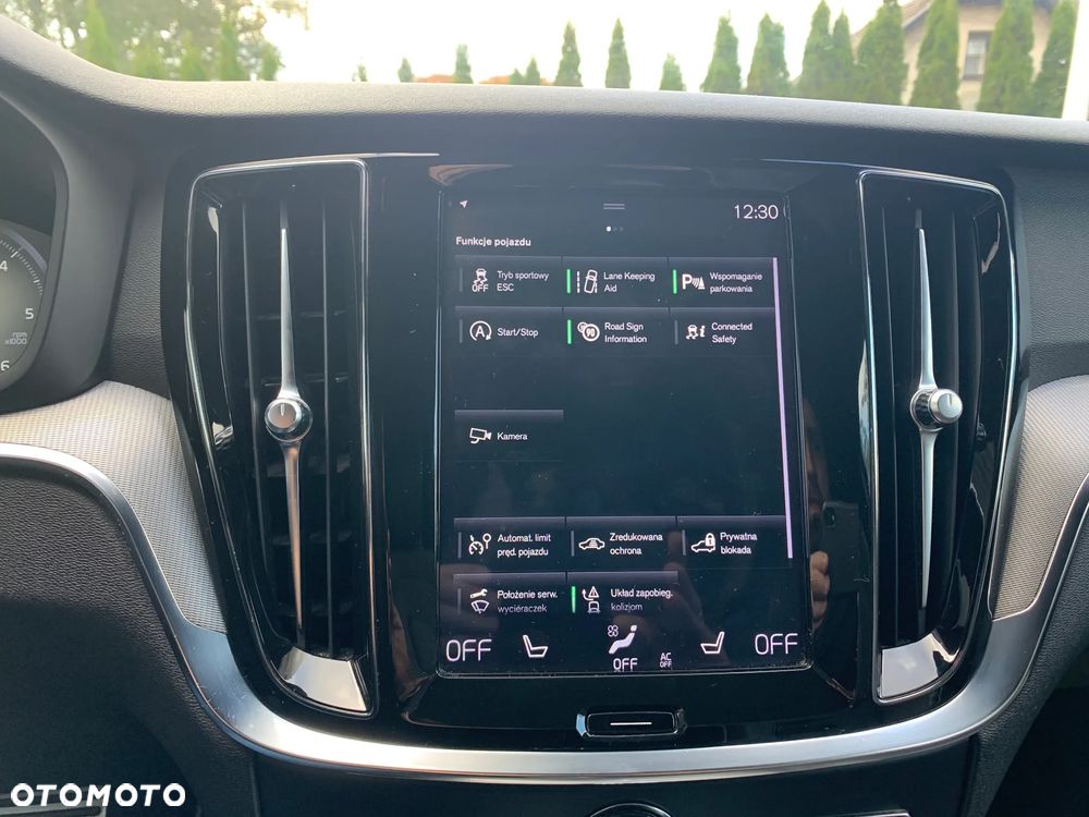 Volvo V60 D3 R-Design - 4