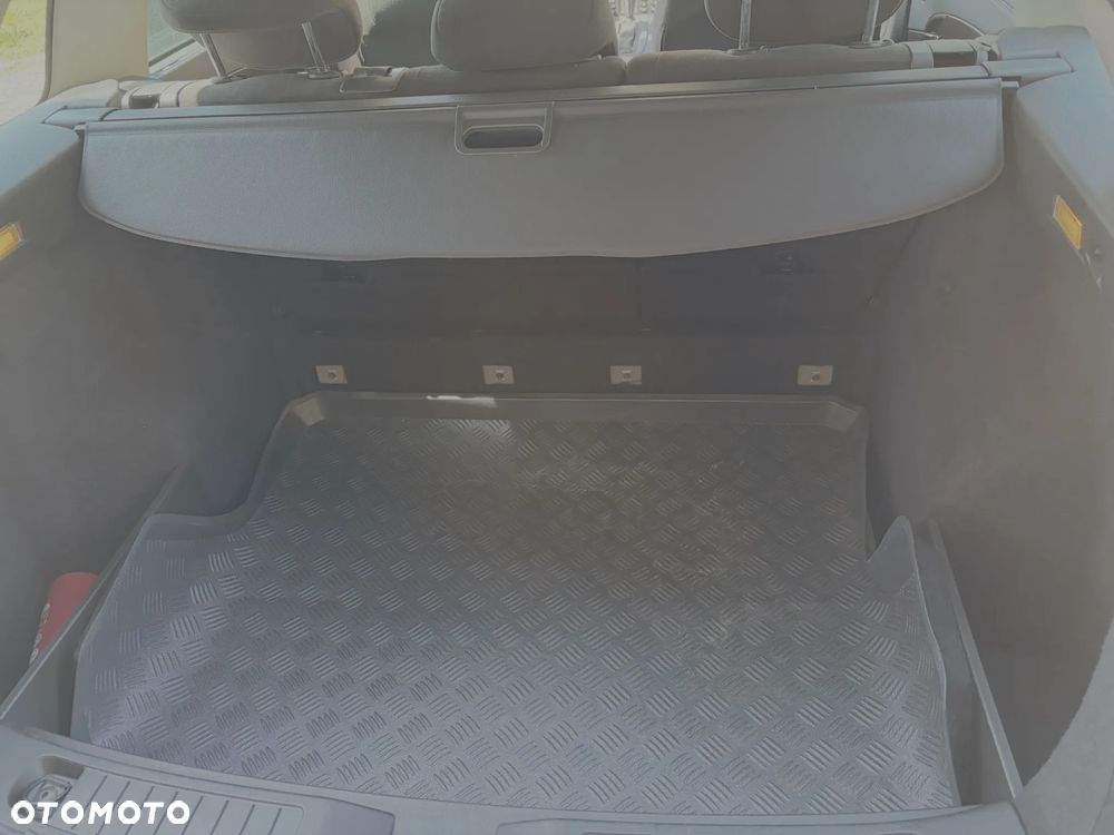 Fiat Croma 1.9 JTD Emotion - 8