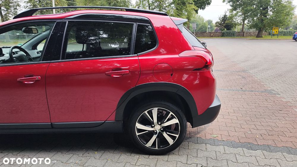 Peugeot 2008 1.2 PureTech GT Line S&S - 5