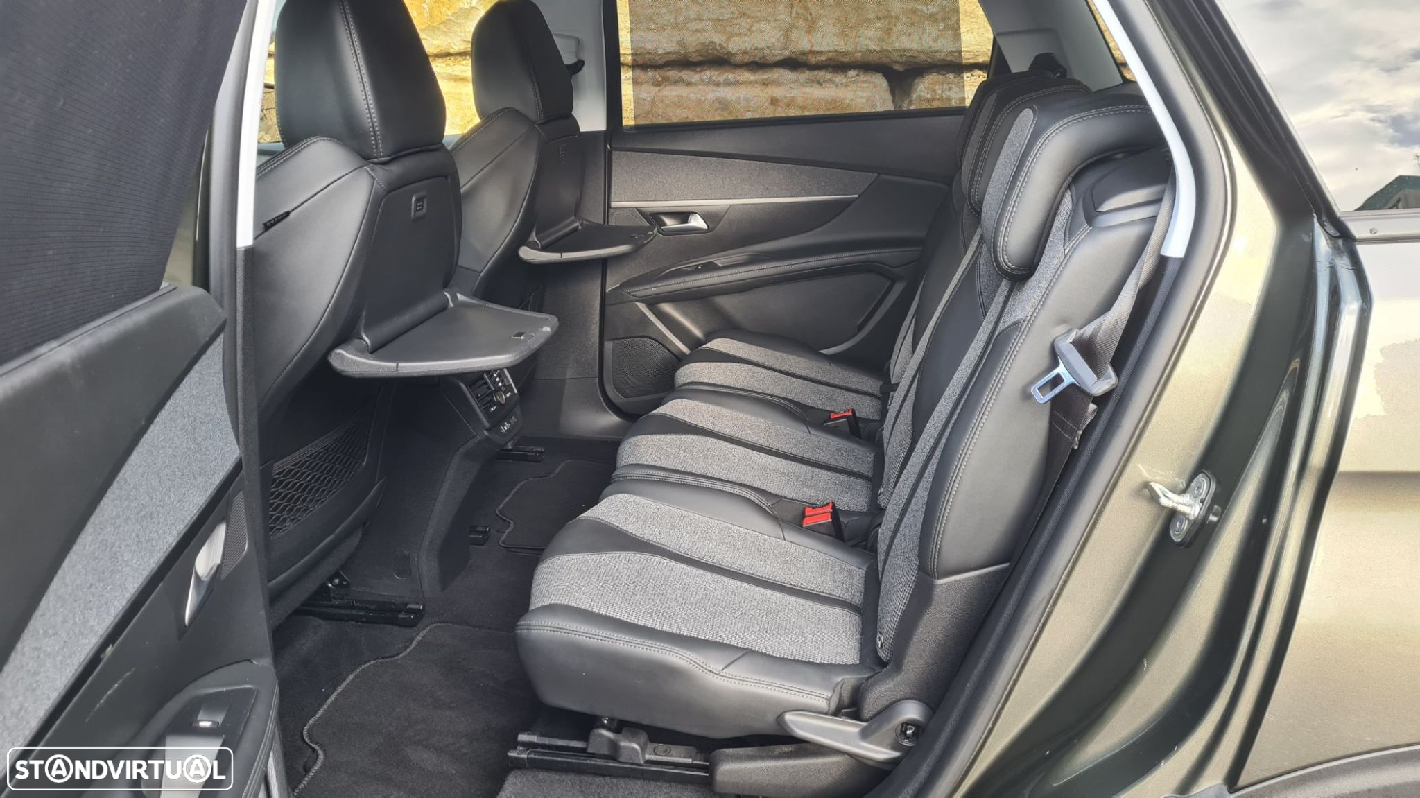 Peugeot 5008 1.5 BlueHDi Allure EAT8 - 41