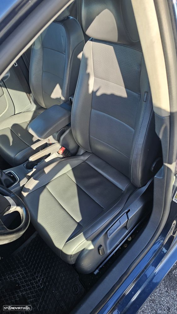 VW Jetta 1.9 TDi BlueM. Confortline - 9