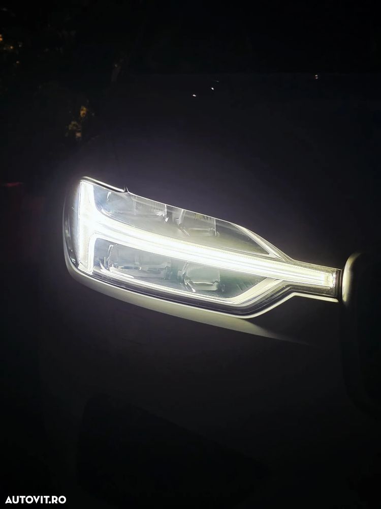 Volvo XC 60 B5 MHEV AWD R-Design - 21