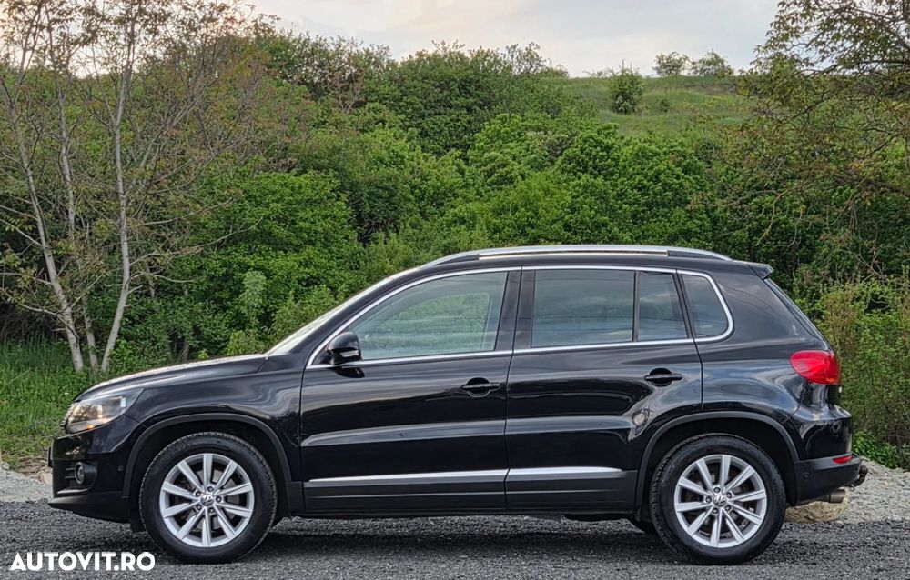 Volkswagen Tiguan 2.0 TDI DPF BlueMotion Technology Lounge Sport & Style - 4