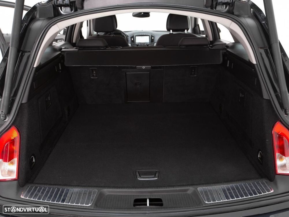 Opel Insignia Sports Tourer - 12