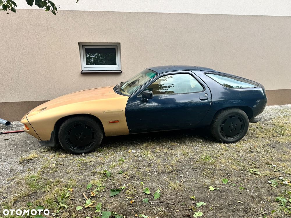 Porsche 928 - 1