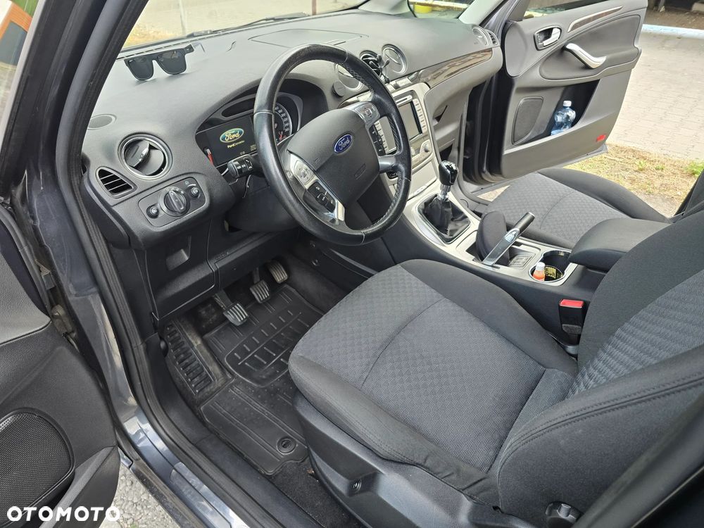 Ford Galaxy 2.2 TDCi Ghia - 8