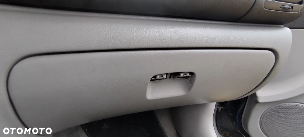 Volkswagen Passat 1.9 TDI - 14
