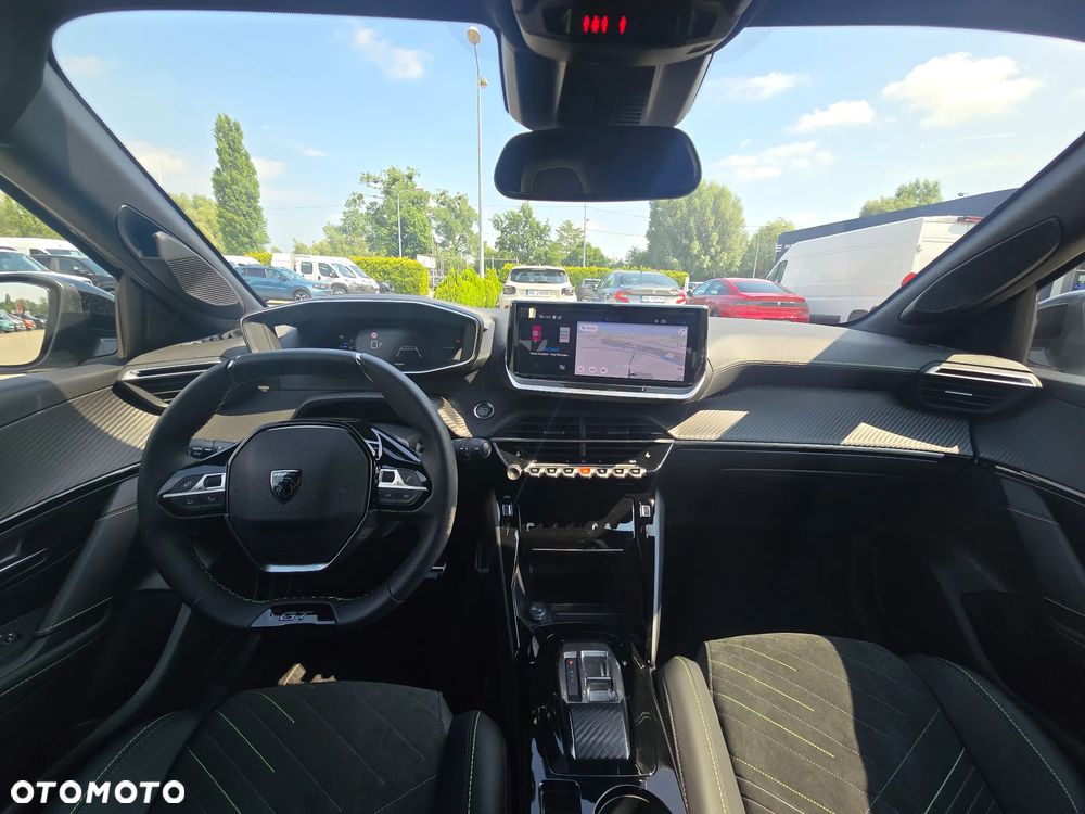 Peugeot 208 1.2 mHEV GT - 27