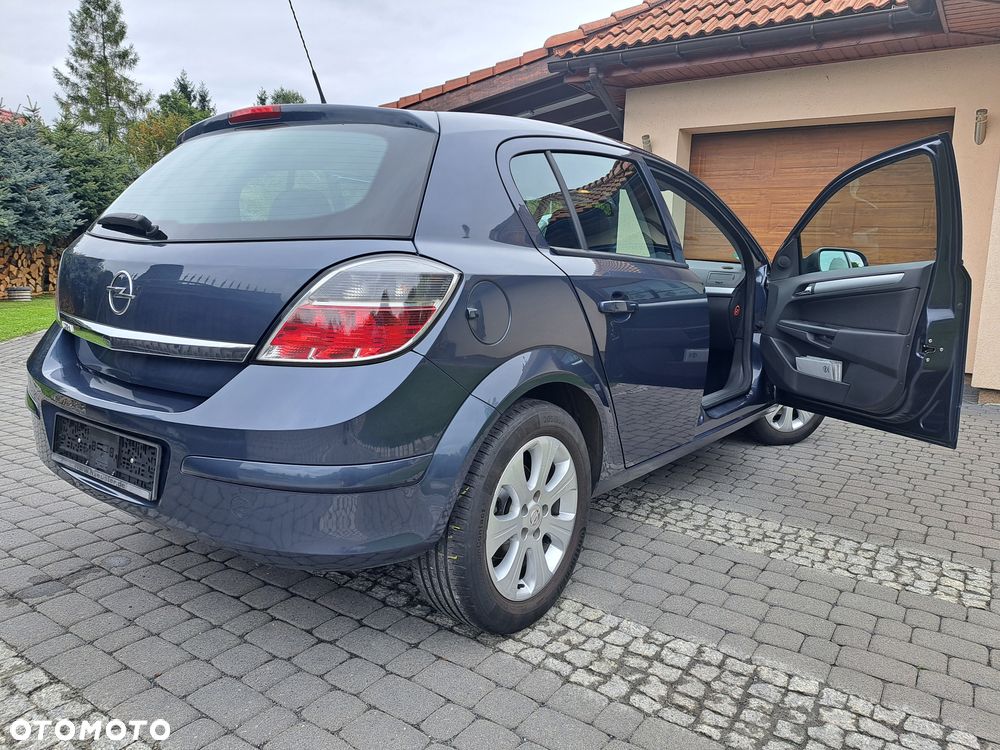 Opel Astra 1.6 Design Edition - 28