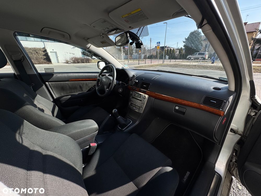 Toyota Avensis 2.0 VVT-i Sol - 6